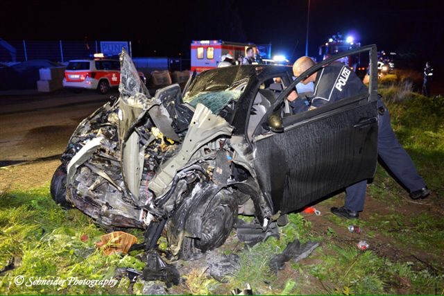 Schwerer Verkehrsunfall mit Todesfolge im Mittelweg 2015